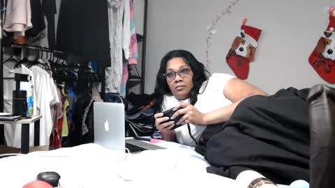 Snapshot of riversaint chatting on January 16, 2025, 3:35 pm River Saint online show from January 16, 2025, 3:35 pm