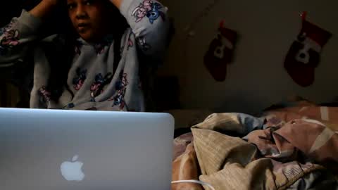 Snapshot of riversaint chatting on January 19, 2025, 1:22 pm River Saint online show from January 19, 2025, 1:22 pm