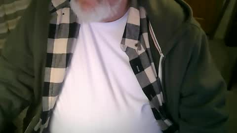 Snapshot of rndmronnie chatting on November 19, 2025, 9:37 pm Ron Rodan online show from November 19, 2025, 9:37 pm