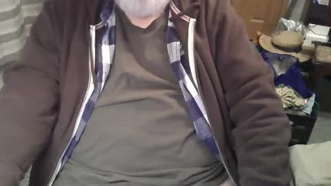 Snapshot of rndmronnie chatting on December 21, 2025, 10:50 pm Ron Rodan online show from December 21, 2025, 10:50 pm