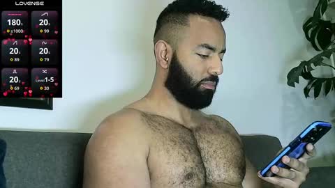 Snapshot of roa32sebas chatting on October 14, 2025, 4:41 pm SebasRoa online show from October 14, 2025, 4:41 pm