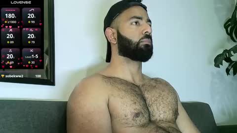 Snapshot of roa32sebas chatting on October 15, 2025, 5:35 pm SebasRoa online show from October 15, 2025, 5:35 pm