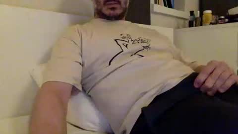 20cm online show from February 9, 2025, 7:19 pm