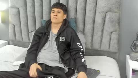 Roan Birkin online show from March 5, 2025, 1:52 am