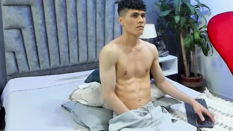 Roan Birkin online show from March 12, 2025, 10:50 pm