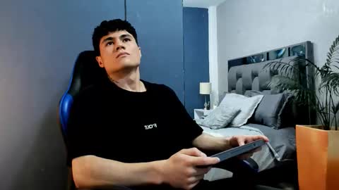 Roan Birkin online show from September 16, 2025, 8:54 pm