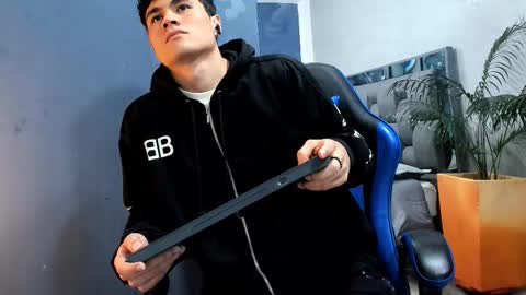 Roan Birkin online show from September 19, 2025, 8:20 pm