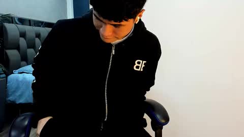 Roan Birkin online show from November 4, 2025, 9:25 pm