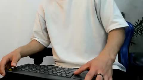 Roan Birkin online show from January 14, 2026, 7:19 pm