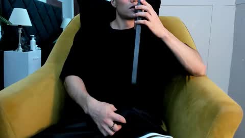 Roan Birkin online show from February 12, 2026, 9:32 pm