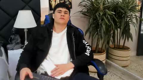 Roan Birkin online show from March 18, 2026, 7:28 pm