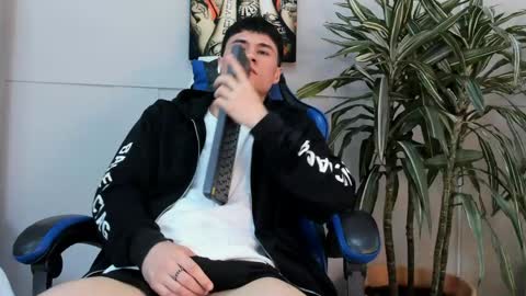 Snapshot of roan_birkin chatting on April 30, 2026, 8:57 pm Roan Birkin online show from April 30, 2026, 8:57 pm