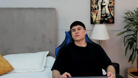 Snapshot of roan_birkin chatting on May 1, 2026, 7:40 pm Roan Birkin online show from May 1, 2026, 7:40 pm