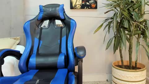Snapshot of roan_birkin chatting on May 18, 2026, 7:31 pm Roan Birkin online show from May 18, 2026, 7:31 pm