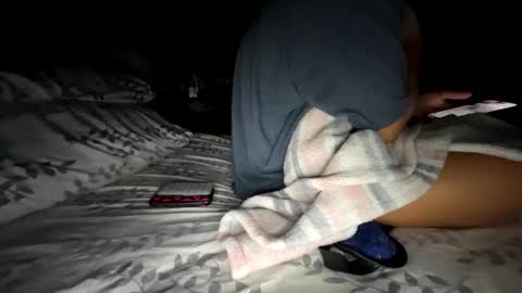 roarmance1 online show from November 24, 2025, 3:17 am