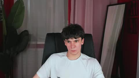 Snapshot of robbie_reyes chatting on May 13, 2026, 10:45 am Robbie online show from May 13, 2026, 10:45 am