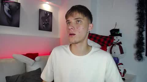 Snapshot of robbinblaze chatting on December 14, 2025, 5:35 am Robbin online show from December 14, 2025, 5:35 am