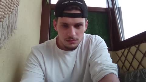 Snapshot of roberto_twink1 chatting on March 18, 2026, 6:05 am Roberto online show from March 18, 2026, 6:05 am