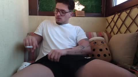 Snapshot of roberto_twink1 chatting on April 8, 2026, 7:41 am Roberto online show from April 8, 2026, 7:41 am