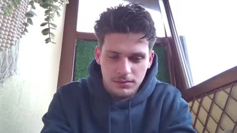 Snapshot of roberto_twink1 chatting on April 22, 2026, 9:33 am Roberto online show from April 22, 2026, 9:33 am
