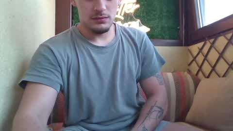 Snapshot of roberto_twink1 chatting on April 28, 2026, 5:45 am Roberto online show from April 28, 2026, 5:45 am