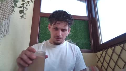 Snapshot of roberto_twink1 chatting on May 13, 2026, 9:28 am Roberto online show from May 13, 2026, 9:28 am