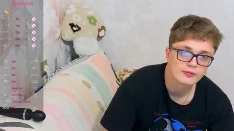 robertokingsize online show from December 16, 2025, 10:59 pm