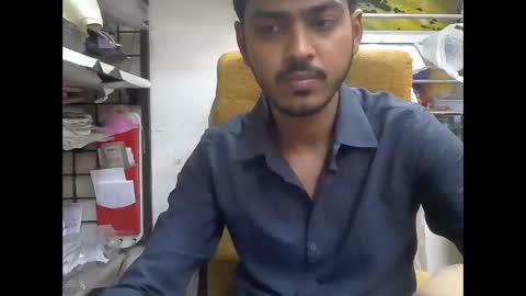 Snapshot of robertsalia220 chatting on December 18, 2025, 12:33 pm Robertsalia online show from December 18, 2025, 12:33 pm