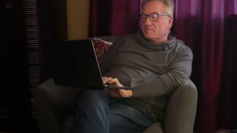 RobertTheRabbit online show from June 30, 2026, 3:13 pm