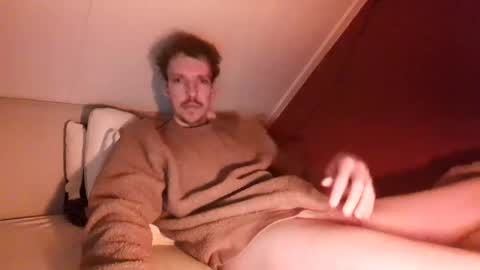 Robin online show from December 15, 2024, 3:53 pm