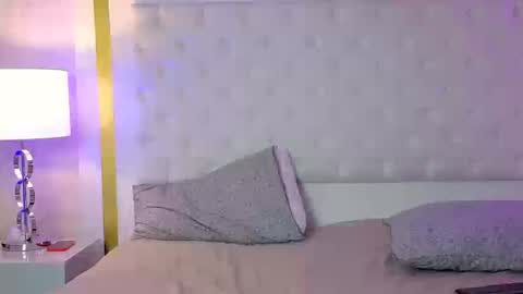 Snapshot of robinbennett chatting on September 11, 2025, 1:44 pm robin D online show from September 11, 2025, 1:44 pm