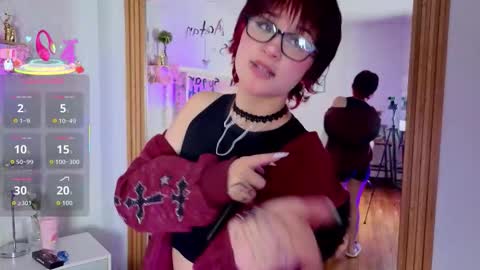 Snapshot of robinbennett chatting on December 19, 2025, 2:46 pm robin D online show from December 19, 2025, 2:46 pm