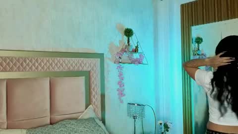 Snapshot of robinbennett chatting on February 5, 2026, 12:21 pm robin D online show from February 5, 2026, 12:21 pm