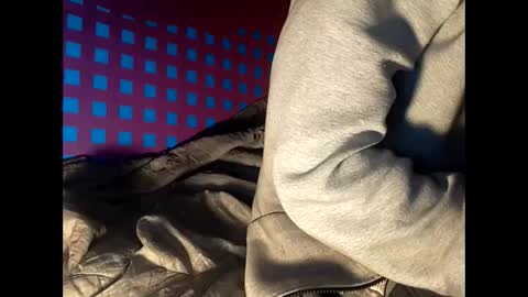 R online show from March 7, 2025, 2:46 am