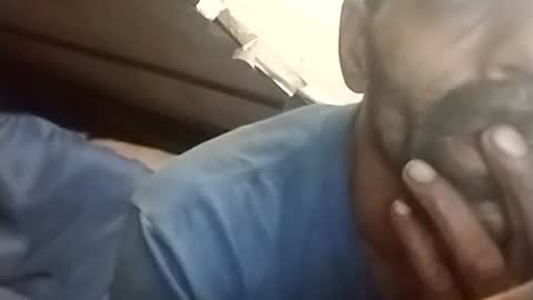 R online show from September 12, 2025, 4:01 am