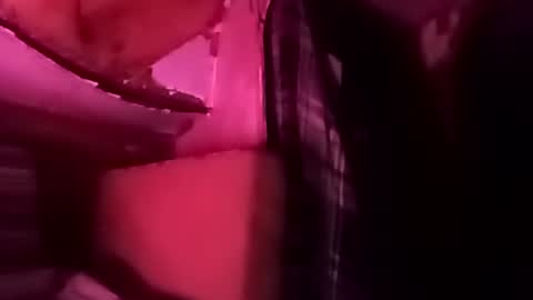 R online show from October 8, 2025, 7:06 am