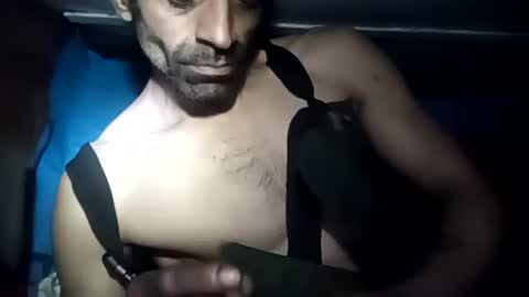 Snapshot of robincom23 chatting on December 18, 2025, 4:29 am R online show from December 18, 2025, 4:29 am