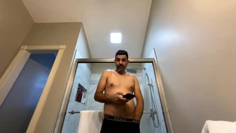 Snapshot of roblatino12 chatting on February 1, 2025, 10:02 pm roblatino12 online show from February 1, 2025, 10:02 pm