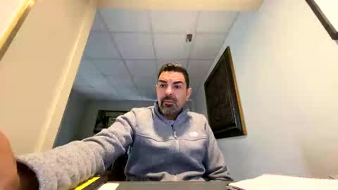 Snapshot of roblatino12 chatting on November 4, 2025, 3:33 pm roblatino12 online show from November 4, 2025, 3:33 pm