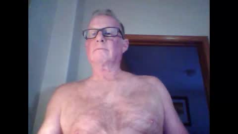 robo0000 online show from May 15, 2026, 11:45 pm