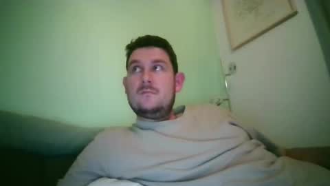 Robin online show from November 3, 2025, 9:16 pm