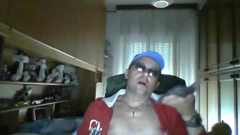 robertino online show from May 1, 2026, 11:37 am
