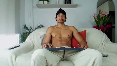 roby_millerr online show from November 2, 2025, 9:39 pm