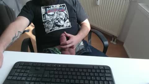 Snapshot of robzombi chatting on May 13, 2026, 3:20 pm Rockbart online show from May 13, 2026, 3:20 pm