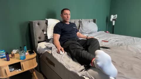 rocco755069 online show from April 1, 2026, 10:49 am