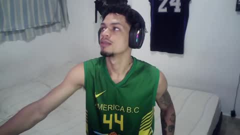 Rocco online show from November 7, 2025, 2:28 pm