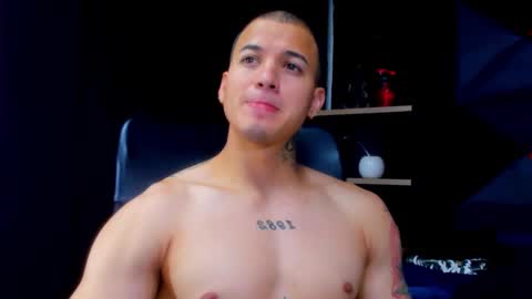 rocco_santos online show from February 19, 2026, 7:21 pm