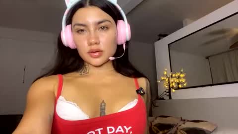 Samantha Estephania  online show from February 15, 2026, 4:42 am