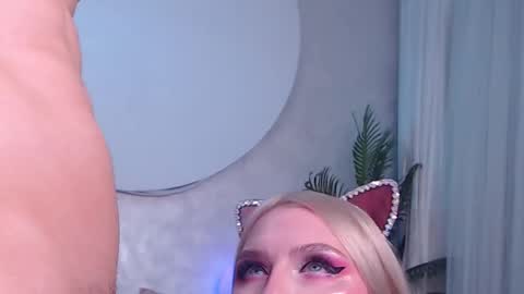 Lina and Den online show from November 12, 2025, 4:57 am