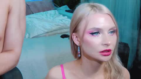 Lina and Den online show from November 15, 2025, 4:32 am